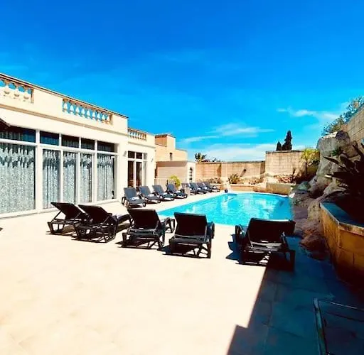 Velver Mansion, Malta - Luxury With Pool * Naxxar