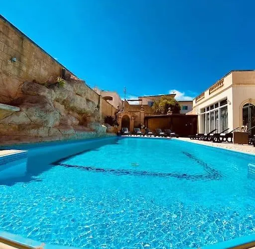 Villa Velver Mansion, Malta - Luxury With Pool Naxxar