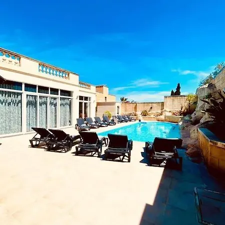 Velver Mansion, Malta - Luxury With Pool * Naxxar
