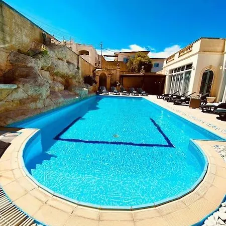 Villa Velver Mansion, Malta - Luxury With Pool *