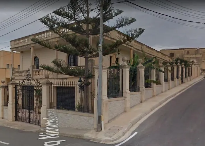 Velver Mansion, Malta - Luxury With Pool Naxxar